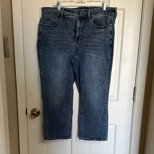 NYDJ Ankle Jeans in Medium Blue